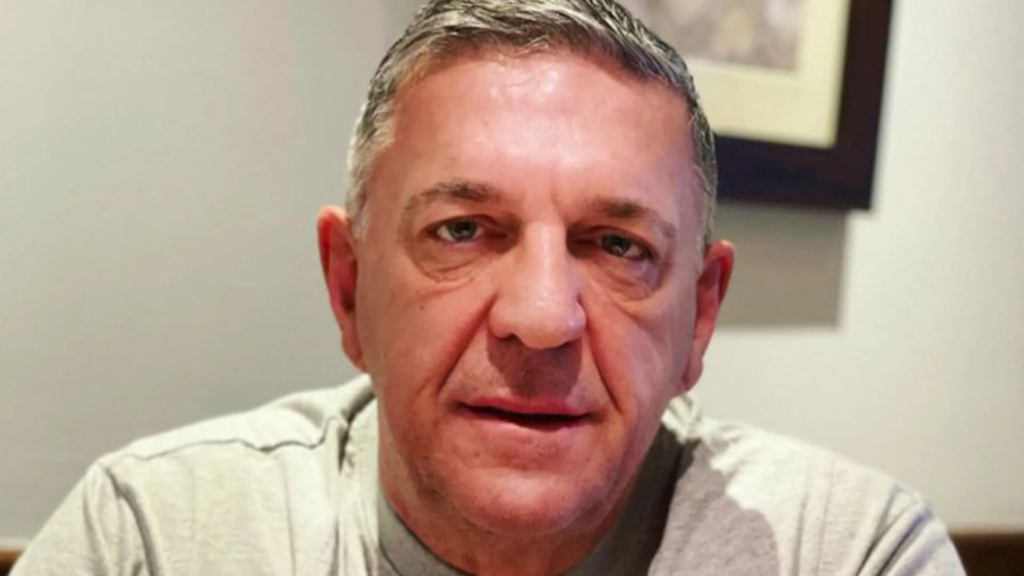 is carlton leach still alive